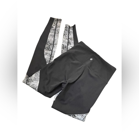 Lululemon Sweat & Repeat Tight 28" Black/ Serigraph Starlight Black Multi Size 4 - Picture 11 of 16